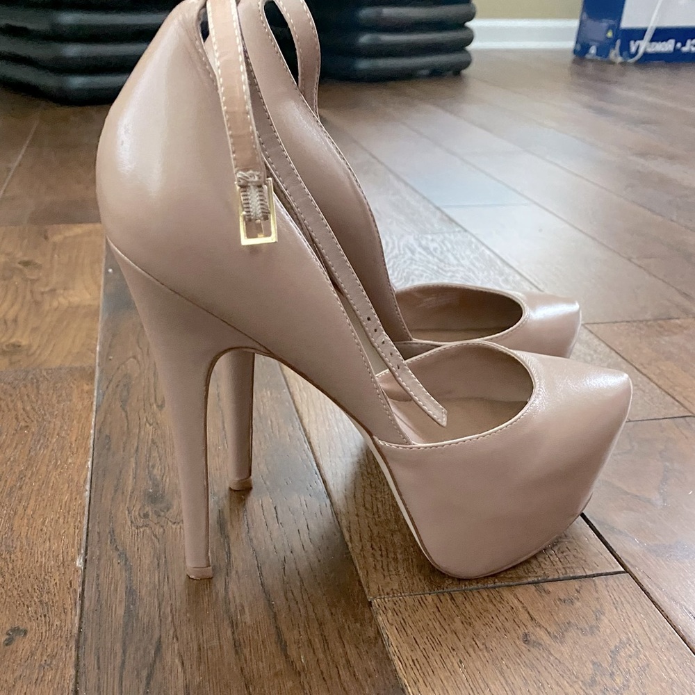Cutest NUDE Heels😍💞